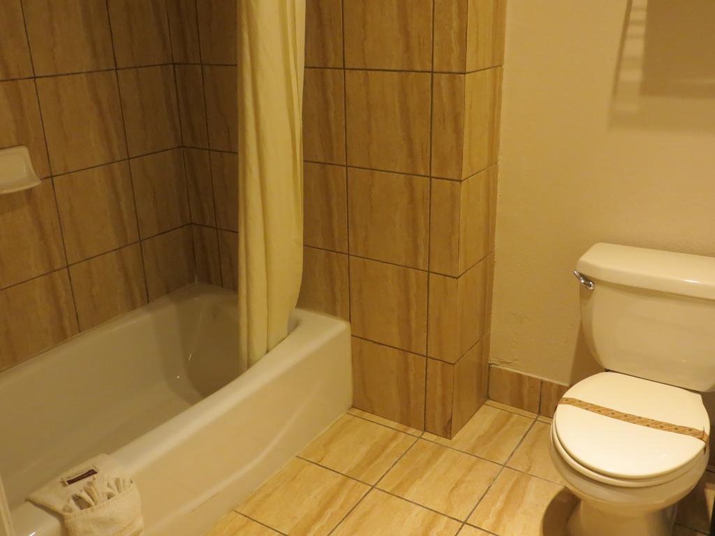 Executive Inn & Suites Сакраменто Номер фото