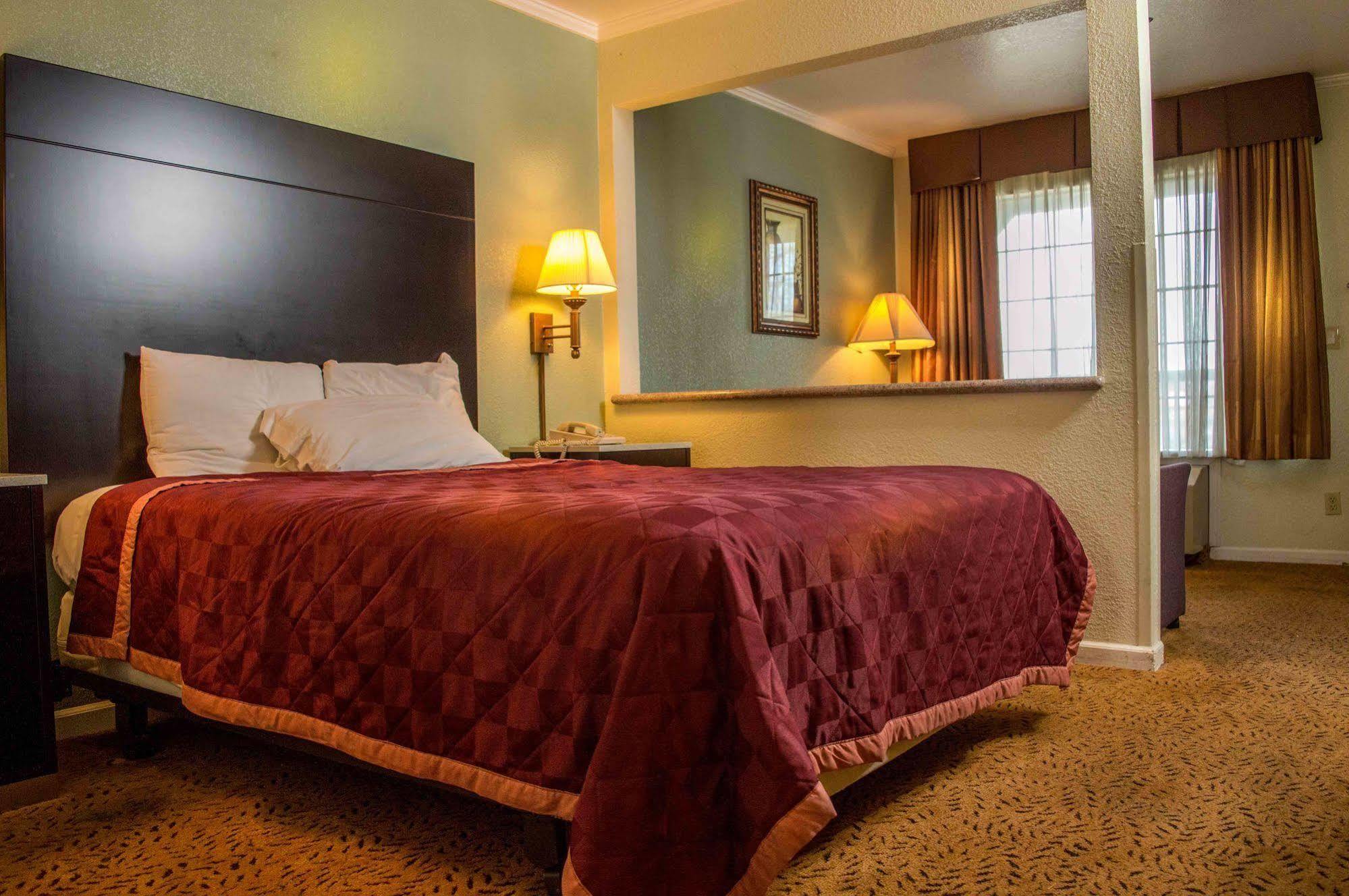 Executive Inn & Suites Сакраменто Экстерьер фото